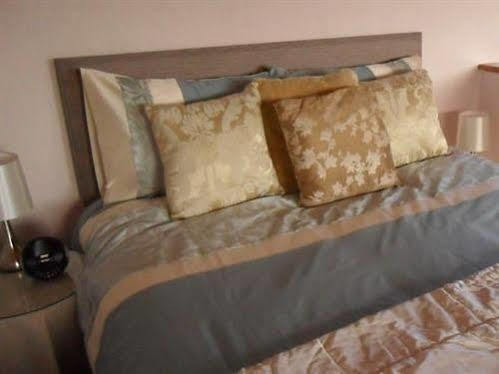 Bank Cottage B&B Newport  Esterno foto
